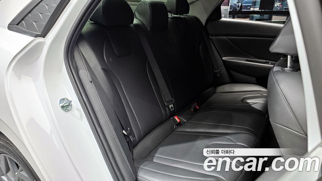 Hyundai AVANTE 2025 — photo 12