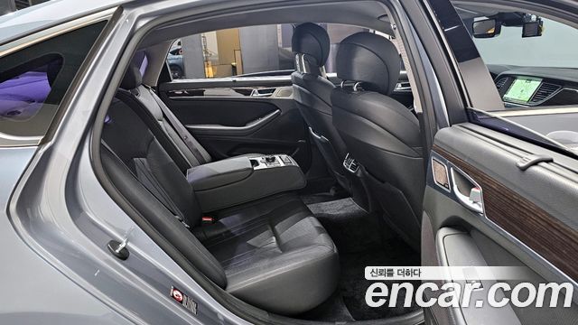 Genesis G80 2017 — photo 11