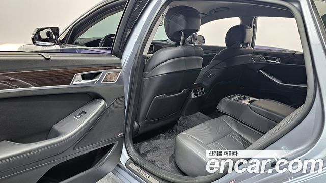 Genesis G80 2017 — photo 12