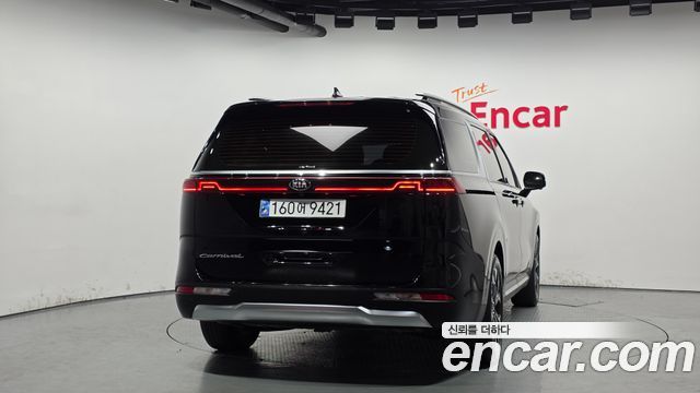 Kia Canival 2021 — photo 4
