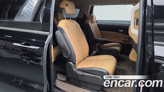 Kia Canival 2021 — photo 11