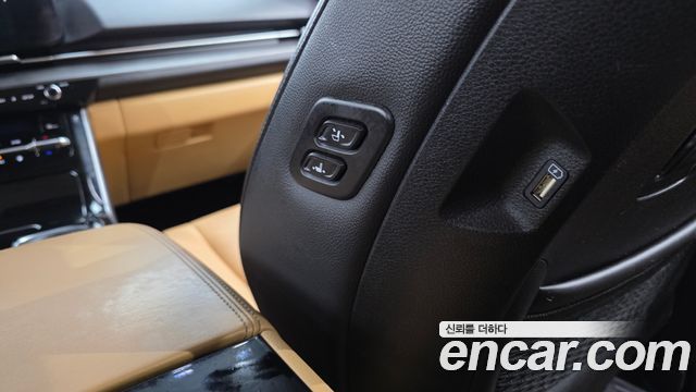 Kia Canival 2021 — photo 17