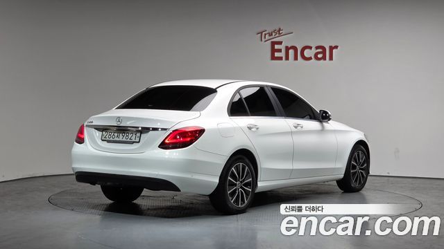 Mercedes-Benz C-Class 2020 — photo 2