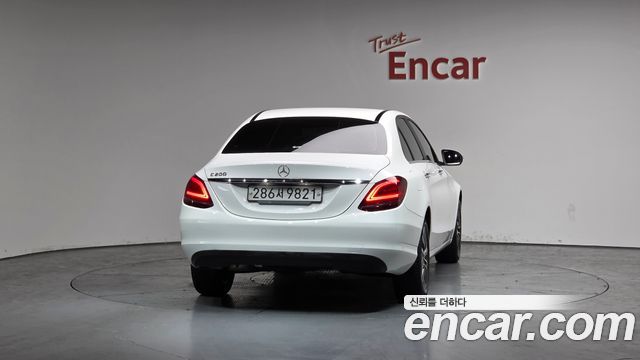 Mercedes-Benz C-Class 2020 — photo 4