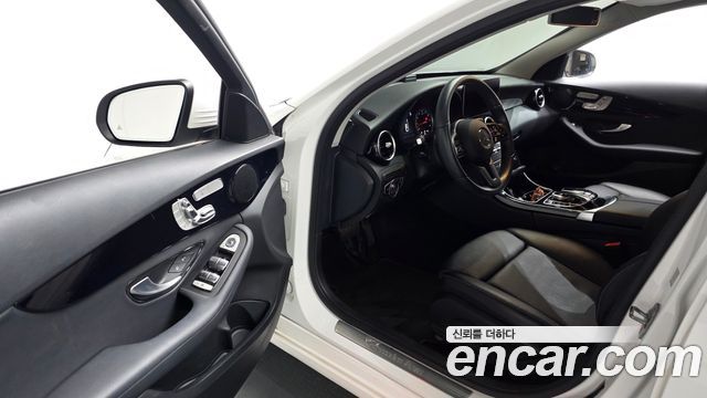 Mercedes-Benz C-Class 2020 — photo 13