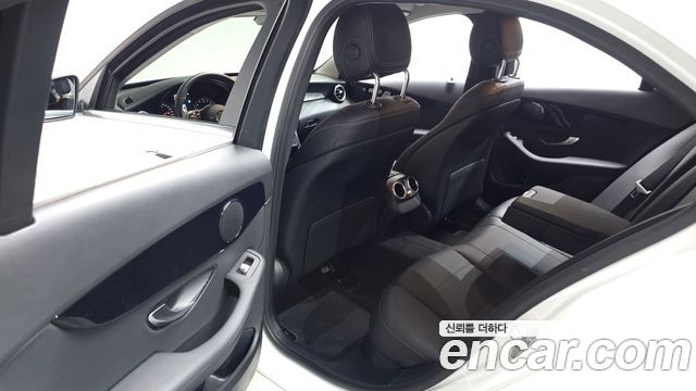 Mercedes-Benz C-Class 2020 — photo 17