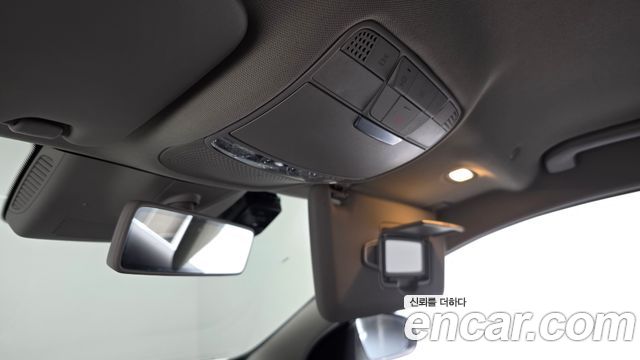 Mercedes-Benz C-Class 2020 — photo 24