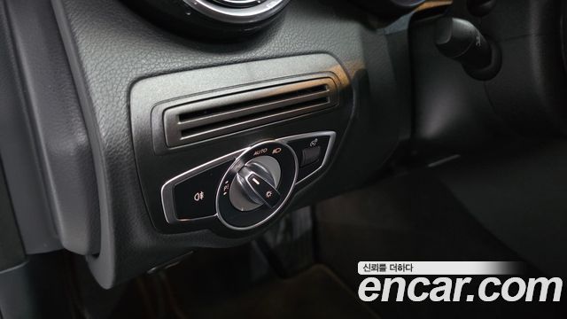 Mercedes-Benz C-Class 2020 — photo 25