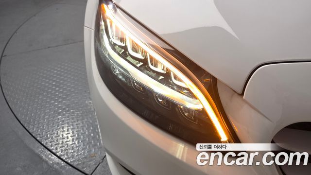 Mercedes-Benz C-Class 2020 — photo 8