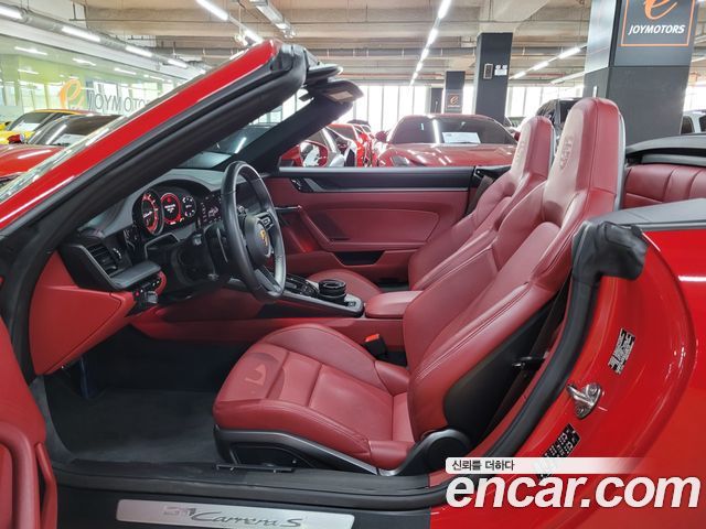 Porsche 911 2021 — photo 10
