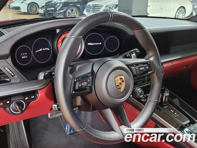 Porsche 911 2021 — photo 13