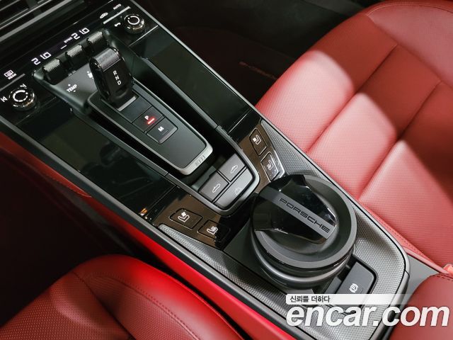 Porsche 911 2021 — photo 15