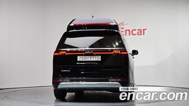 Kia Canival 2023 — photo 4