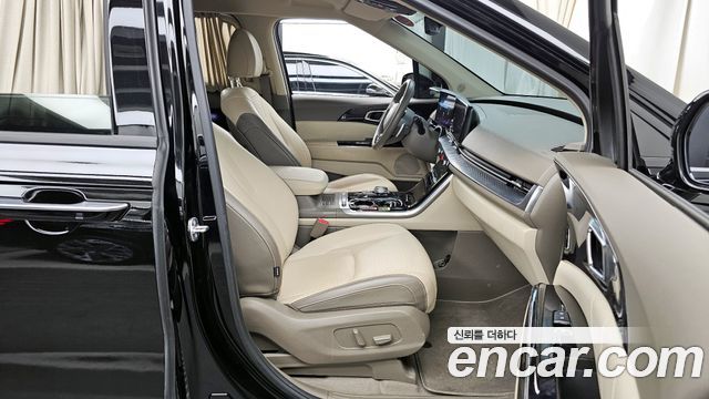 Kia Canival 2023 — photo 17