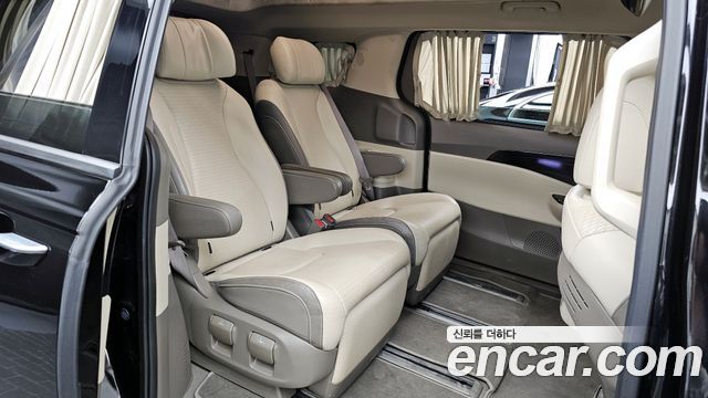 Kia Canival 2023 — photo 18