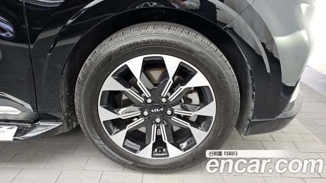 Kia Canival 2023 — photo 7