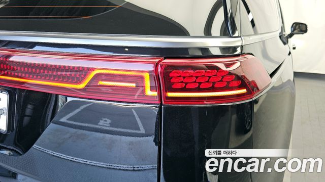 Kia Canival 2023 — photo 9