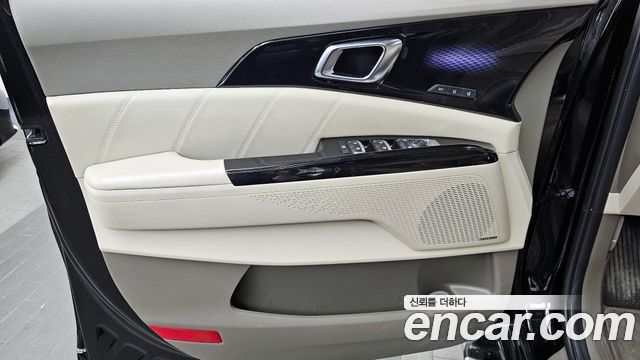Kia Canival 2023 — photo 14