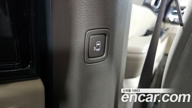 Kia Canival 2023 — photo 16
