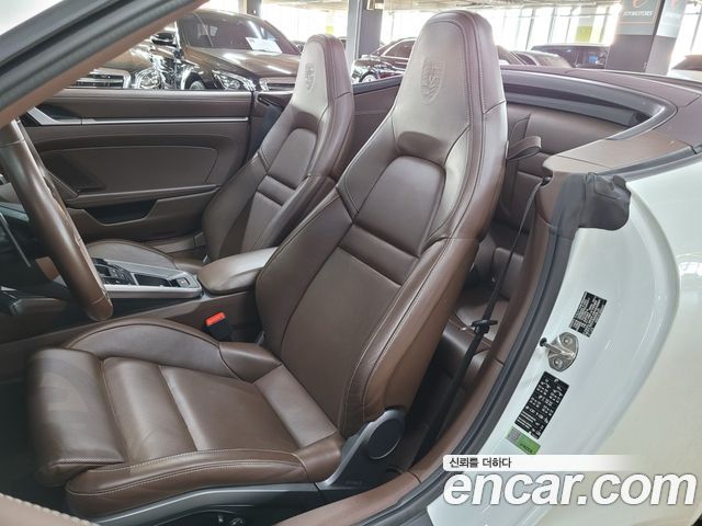 Porsche 911 2020 — photo 10