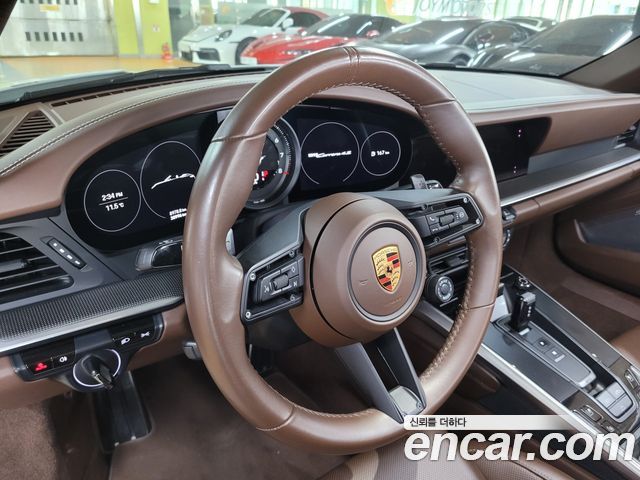 Porsche 911 2020 — photo 12