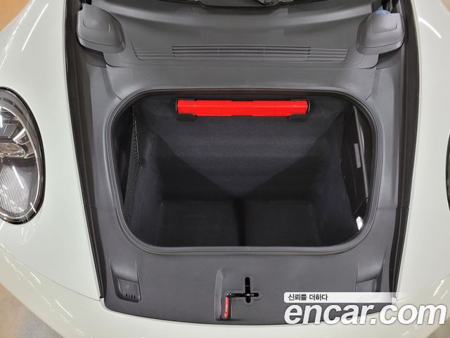 Porsche 911 2020 — photo 17