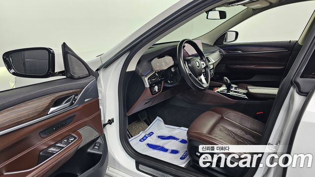 BMW Gran Turismo 2021 — photo 10