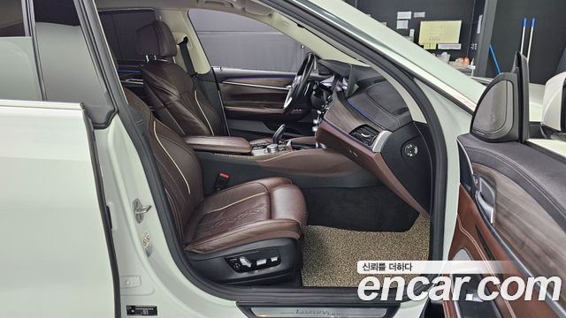 BMW Gran Turismo 2021 — photo 12