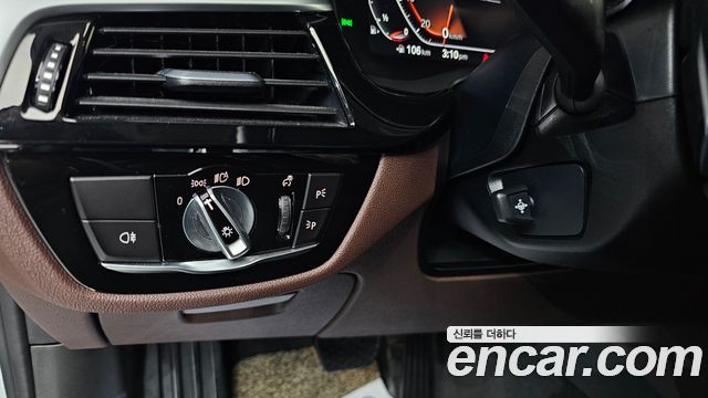 BMW Gran Turismo 2021 — photo 14