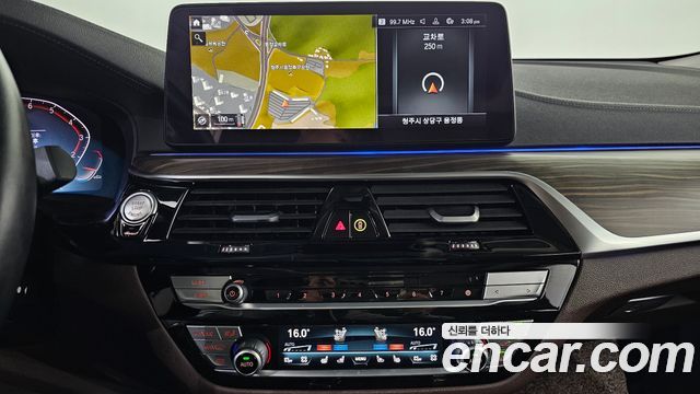 BMW Gran Turismo 2021 — photo 16