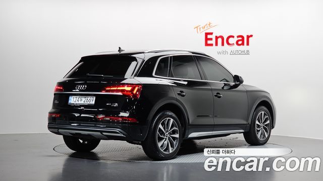 Audi Q5 2023 — photo 2