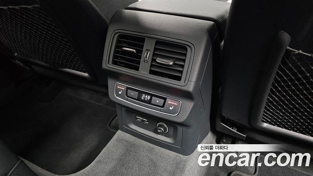 Audi Q5 2023 — photo 18