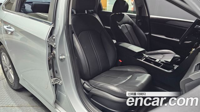 Hyundai Sonata 2018 — photo 17