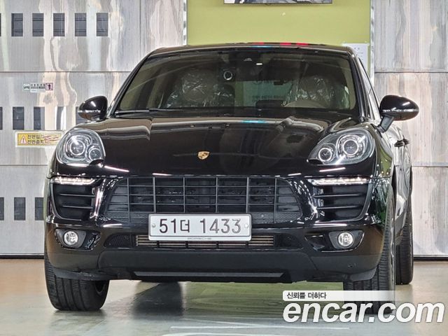 Porsche Macan 2017 — photo 1