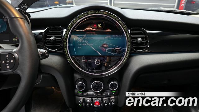 Mini Cooper 2022 — photo 19