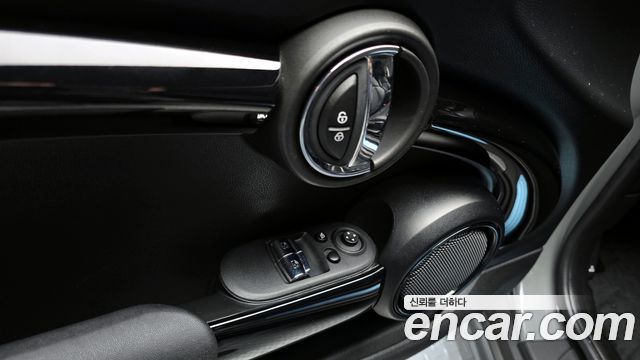 Mini Cooper 2022 — photo 22