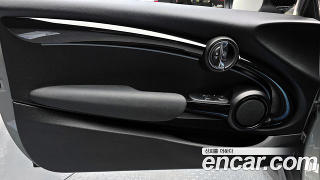 Mini Cooper 2022 — photo 14