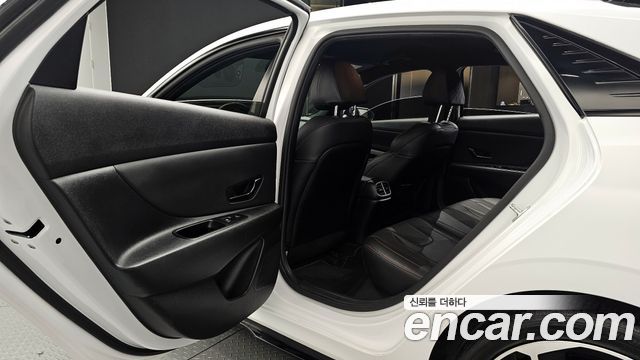 Hyundai AVANTE 2021 — photo 17