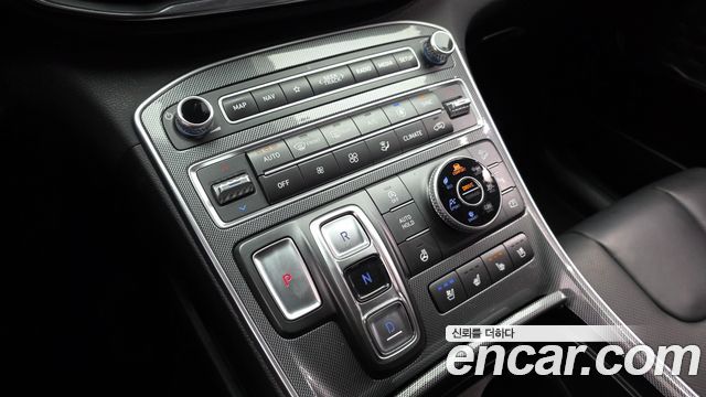 Hyundai Santafe 2022 — photo 9
