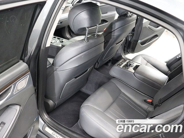 Genesis G80 2018 — photo 15