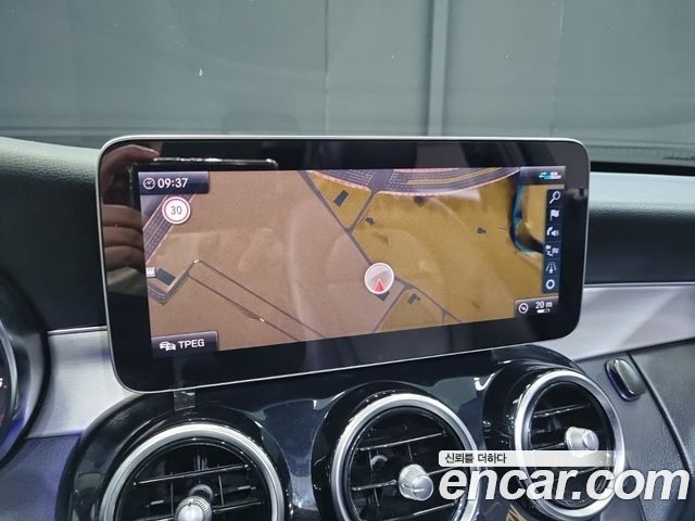 Mercedes-Benz C-Class 2020 — photo 10