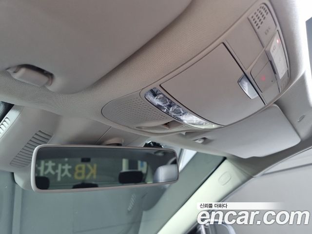 Mercedes-Benz C-Class 2020 — photo 16