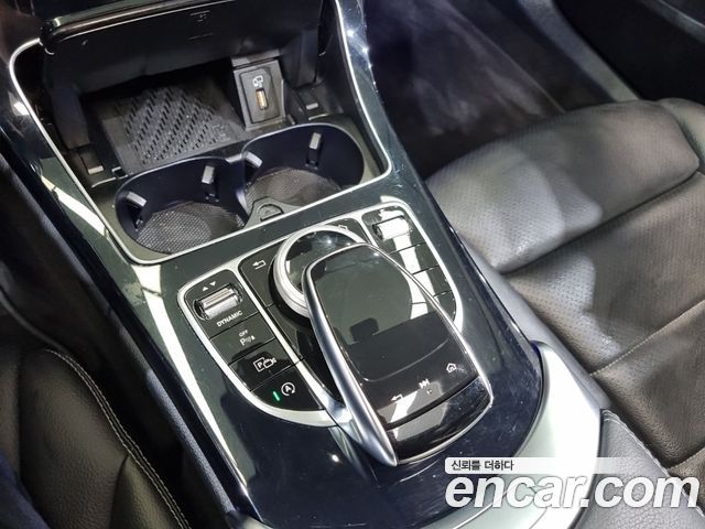 Mercedes-Benz C-Class 2020 — photo 17