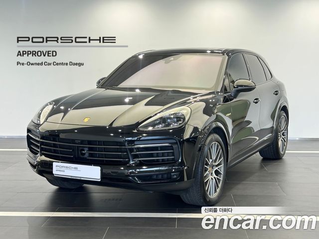 Porsche Cayenne 2023 — photo 1