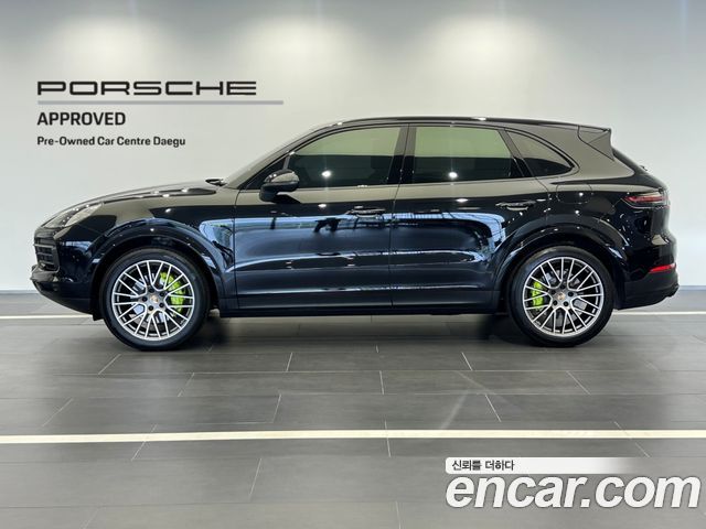 Porsche Cayenne 2023 — photo 3