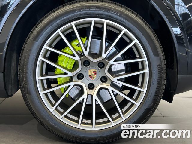 Porsche Cayenne 2023 — photo 6
