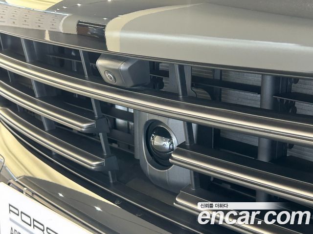 Porsche Cayenne 2023 — photo 8