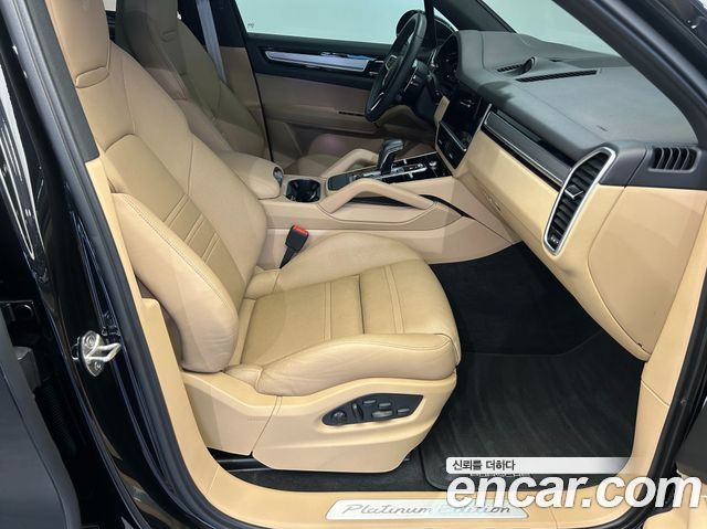 Porsche Cayenne 2023 — photo 18