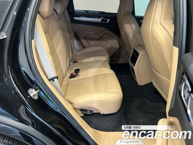 Porsche Cayenne 2023 — photo 19