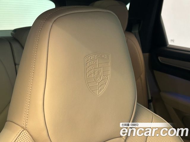 Porsche Cayenne 2023 — photo 20
